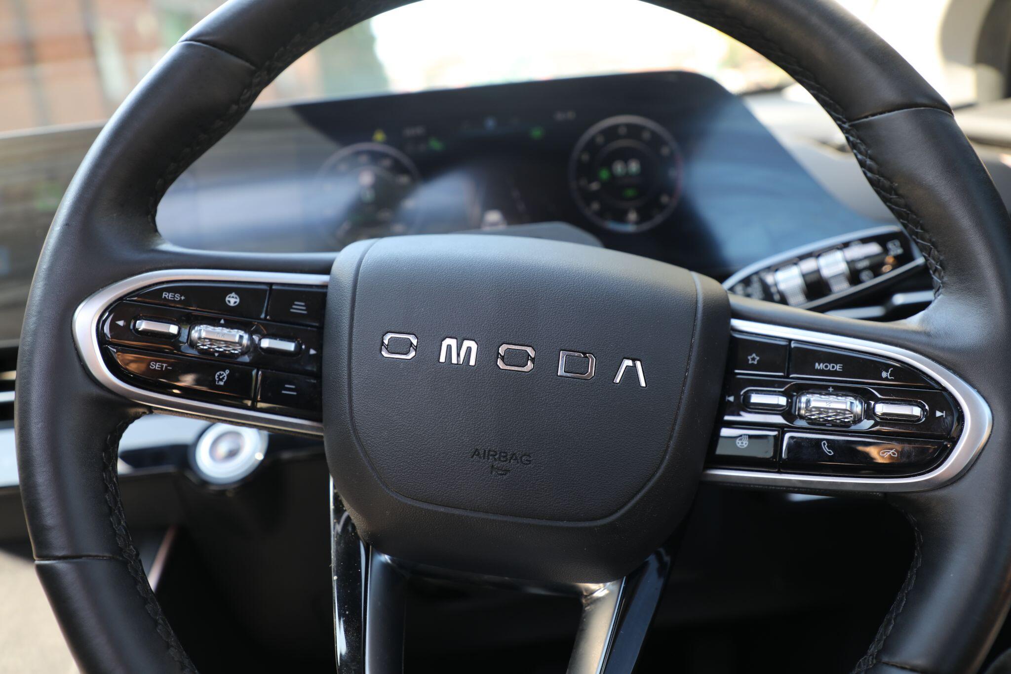 Large vehicle image